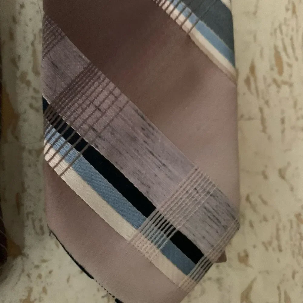 👔1 Nwt donna karen tie + 1